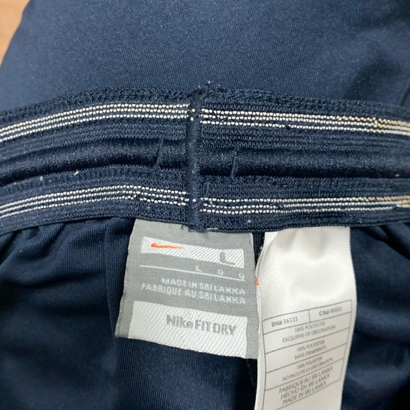 Nike Shorts size Large - Picture 3 of 3